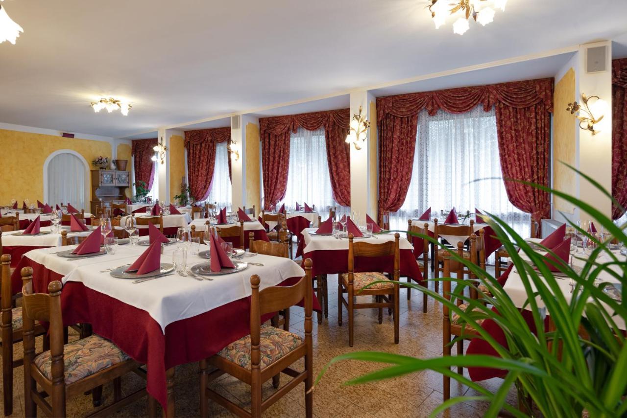 Hotel Europa Сан Мартино ди Кастроза Екстериор снимка