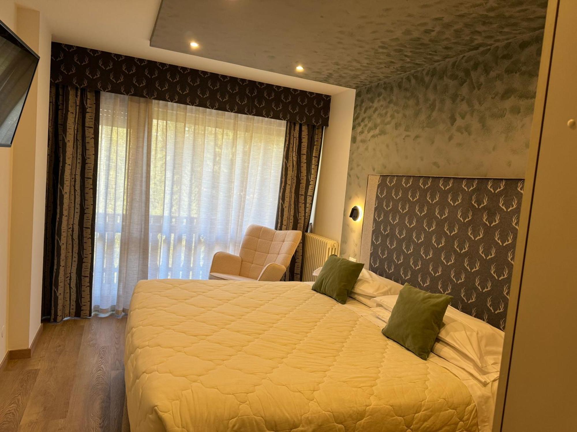 Hotel Europa Сан Мартино ди Кастроза Екстериор снимка