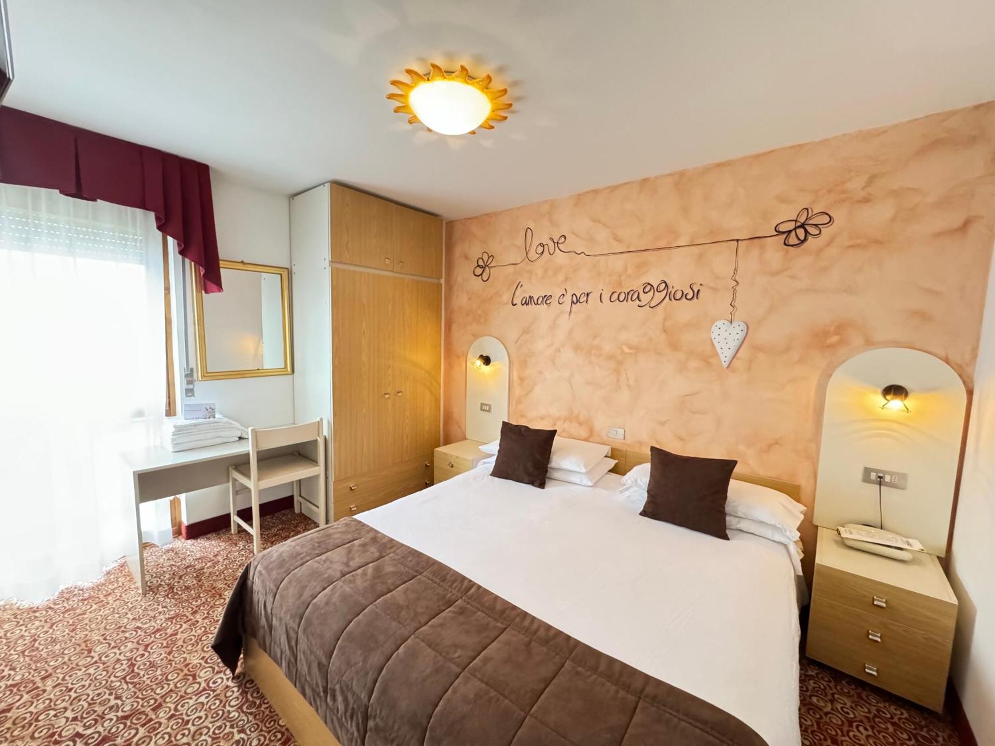 Hotel Europa Сан Мартино ди Кастроза Стая снимка