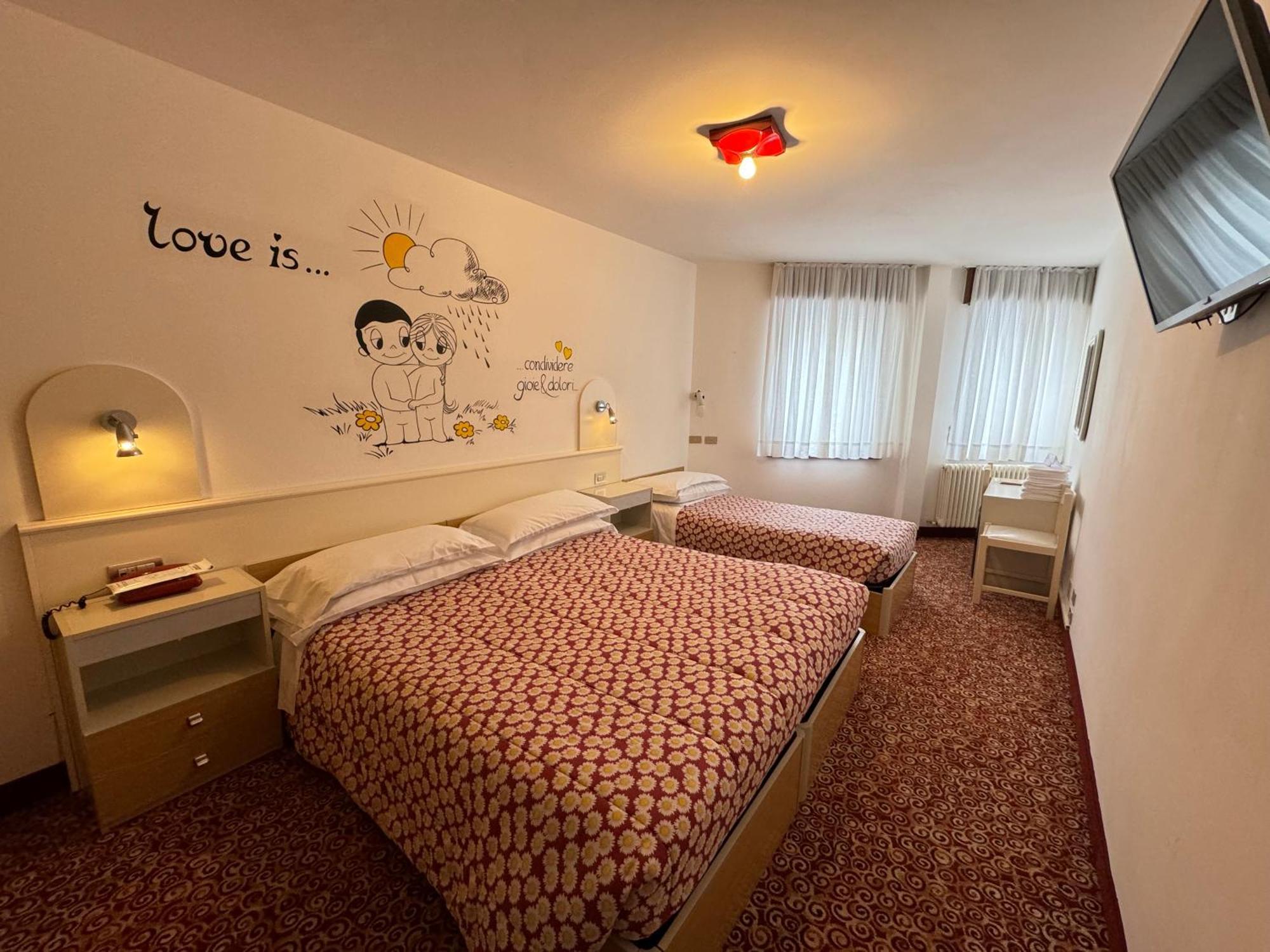 Hotel Europa Сан Мартино ди Кастроза Стая снимка