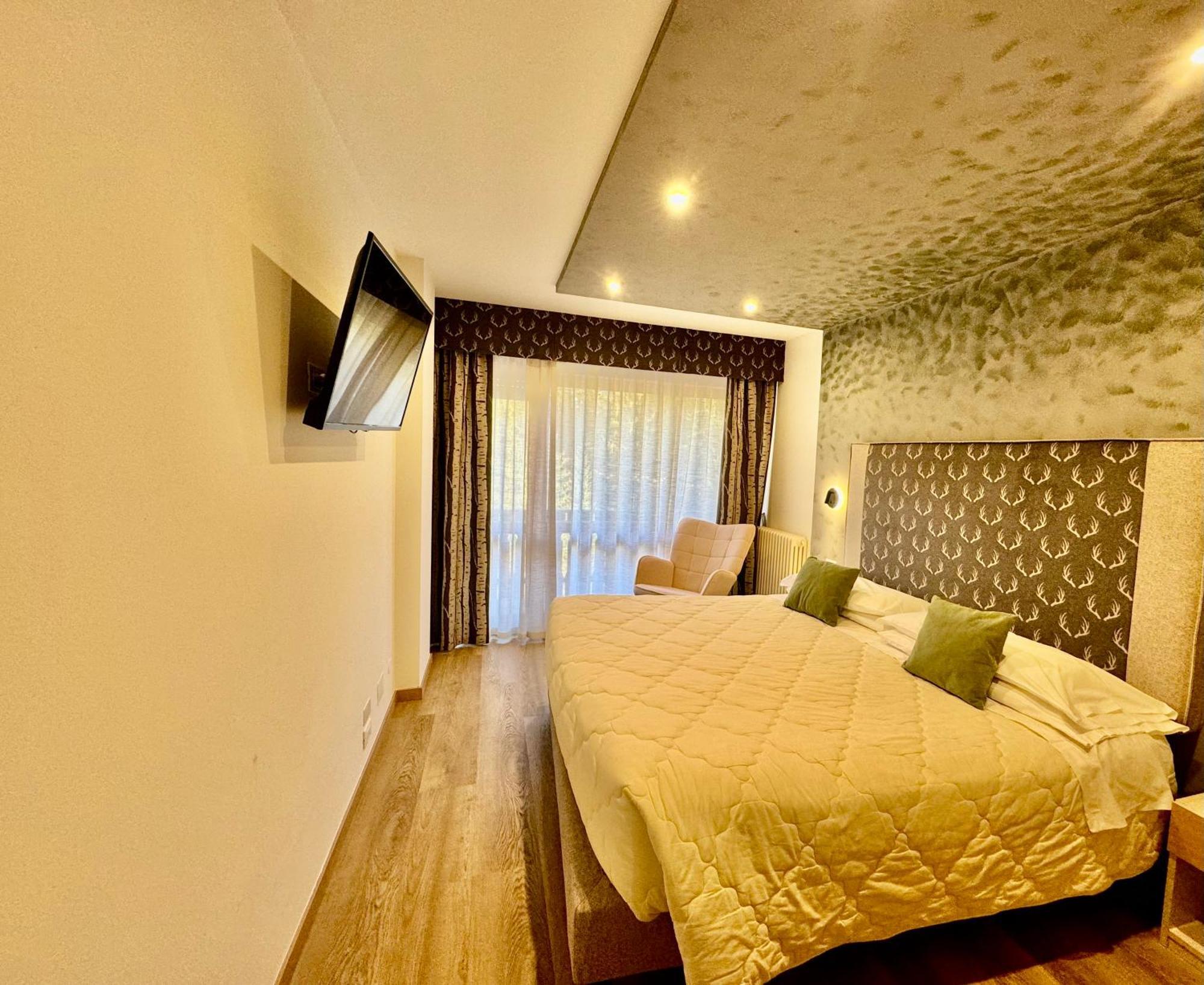 Hotel Europa Сан Мартино ди Кастроза Екстериор снимка