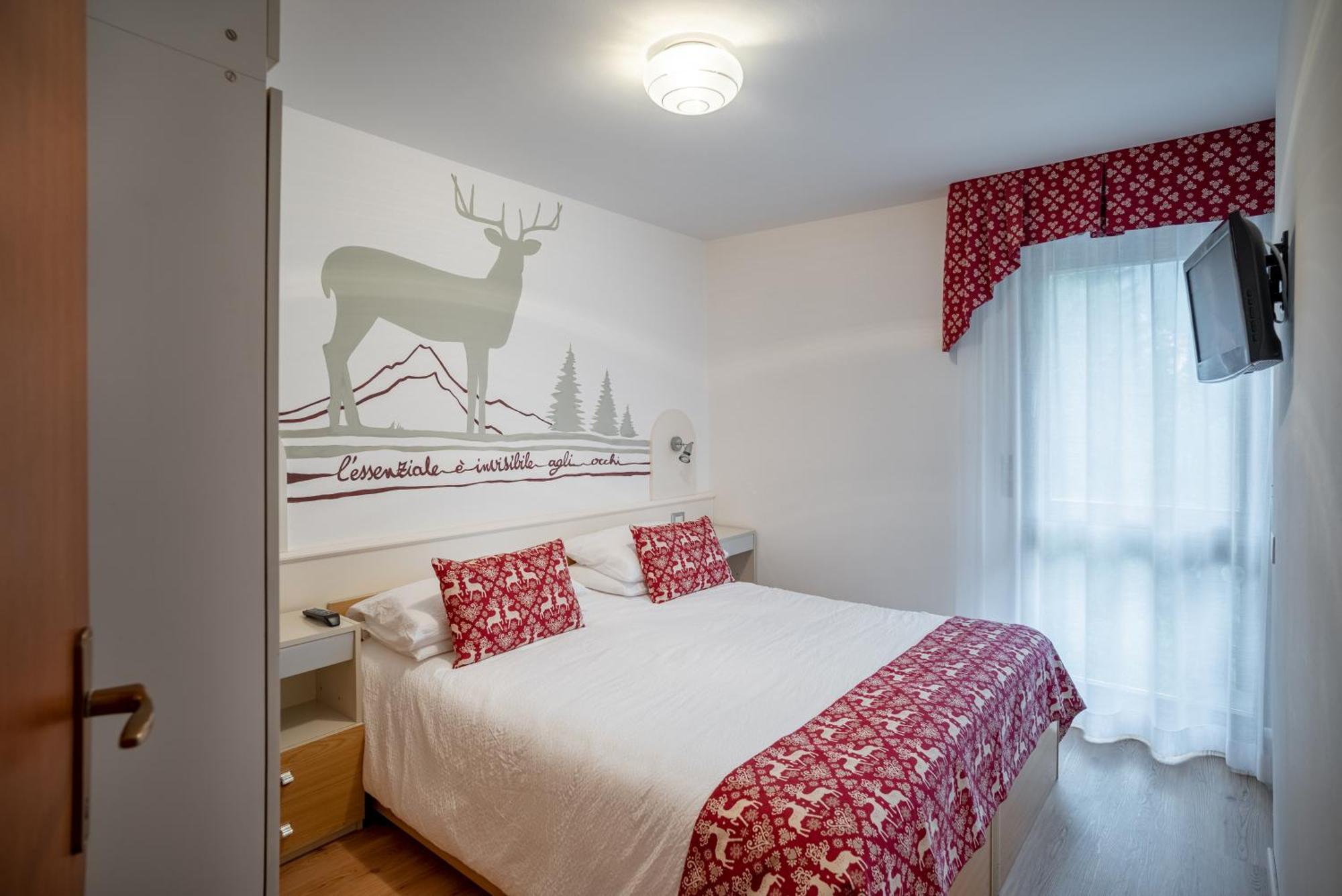 Hotel Europa Сан Мартино ди Кастроза Екстериор снимка