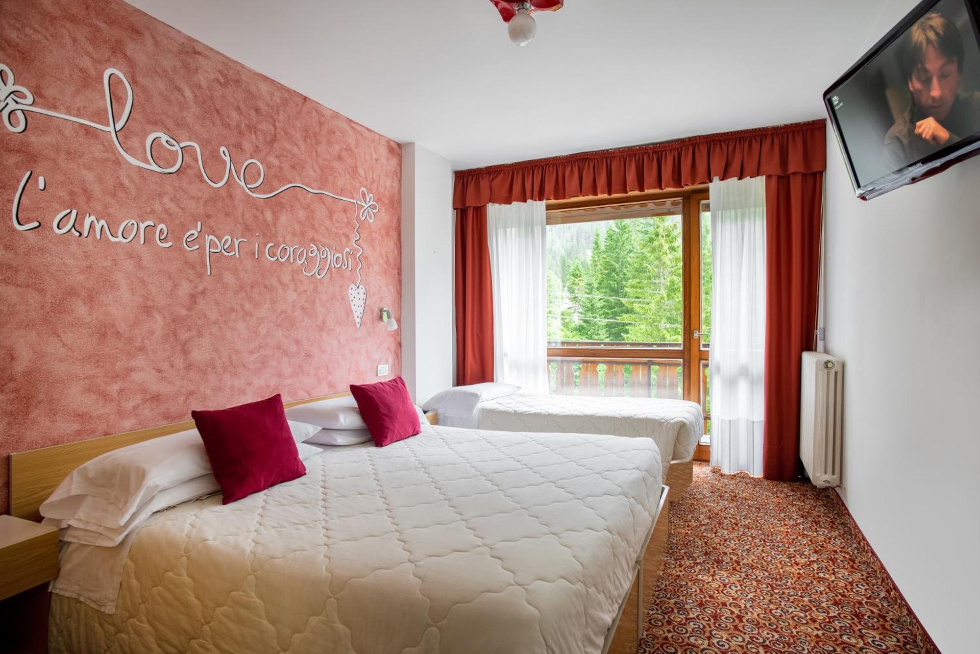 Hotel Europa Сан Мартино ди Кастроза Екстериор снимка