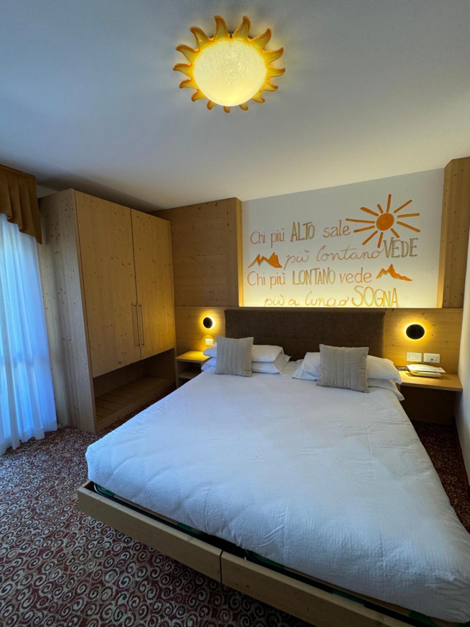 Hotel Europa Сан Мартино ди Кастроза Екстериор снимка